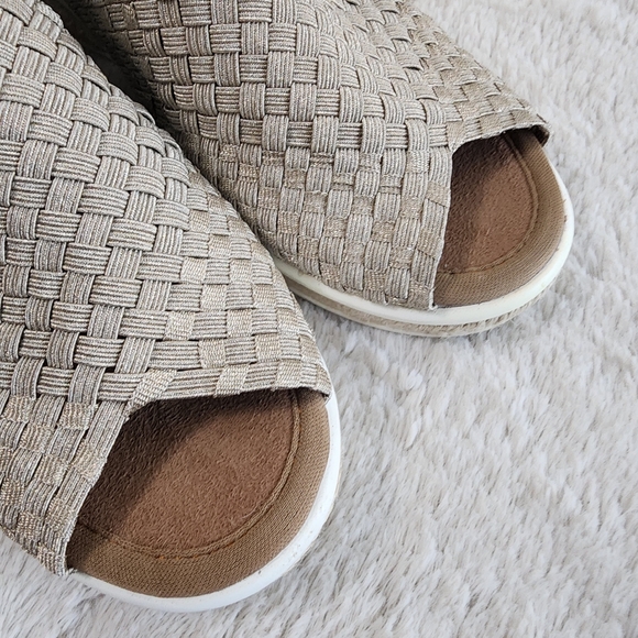 Bernie Mev. -Runs Small- Metallic Tan Slide Wedge Sandals size 38 6.5 6 - Picture 6 of 11